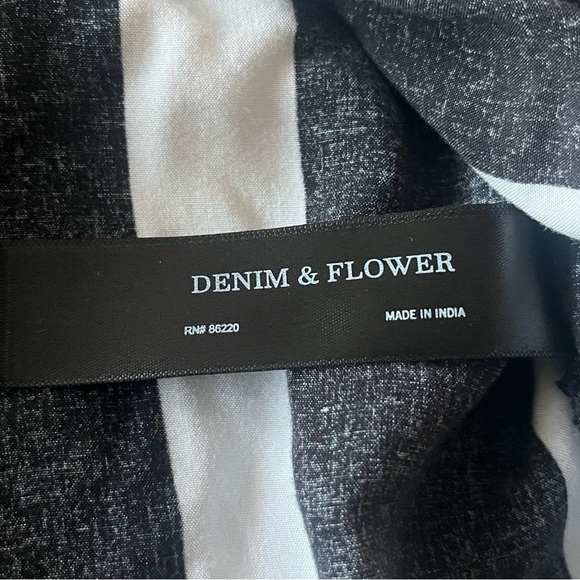 Denim & Flower Monochrome Striped Shirt - Picture 4 of 5